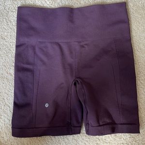 Lululemon Shorts size 8 Seamless Tight